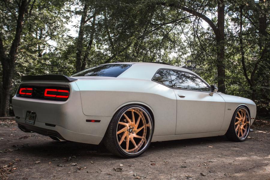 Dodge Challenger Hemi on Forgiato Wheels (Direzione) 2017 года  (фото 5 из 5)